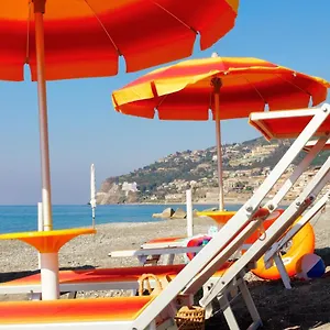 https://camping-villaggio-calanovella.sicilyhotelsitaly.net